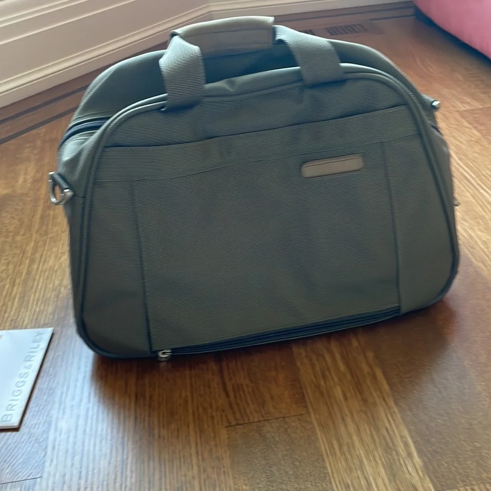 Briggs and Riley Bag - Picture 3 of 5